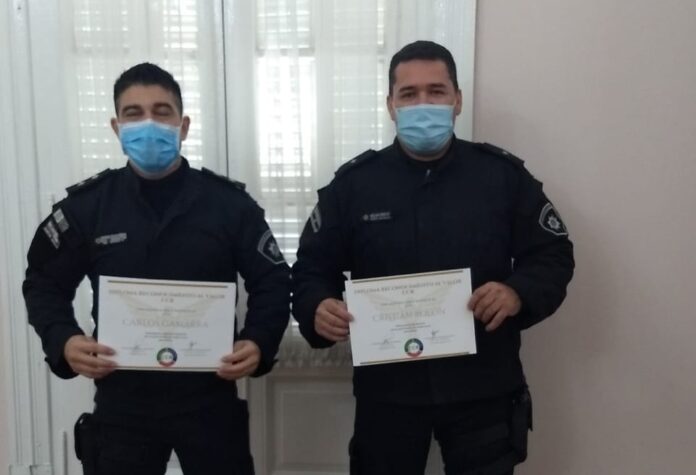 policias