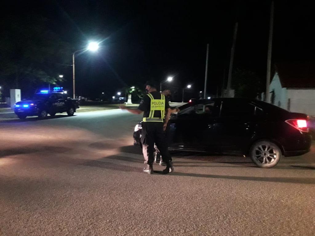 Buscan al conductor de un auto que atropelló y dejó tirada a una mujer ...