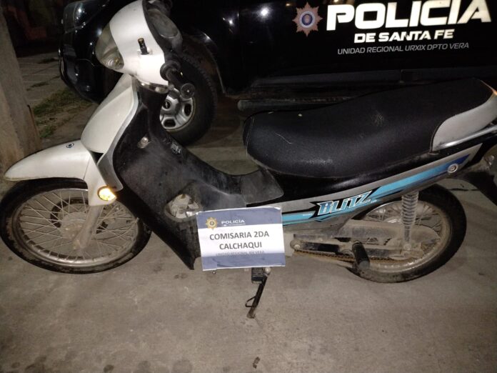 ciclomotor recuperado por personal de la Comisaria 2da. Calchaqui