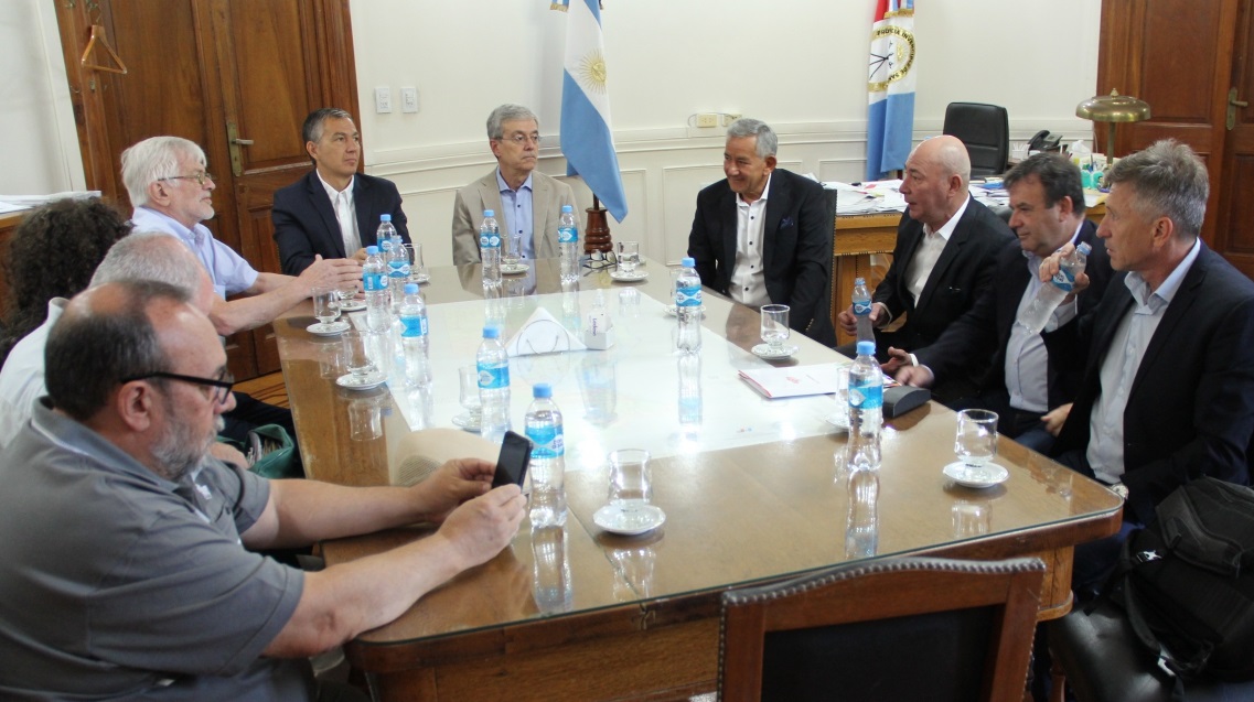La provincia ofreció 20 % de aumento en diciembre para estatales y ...