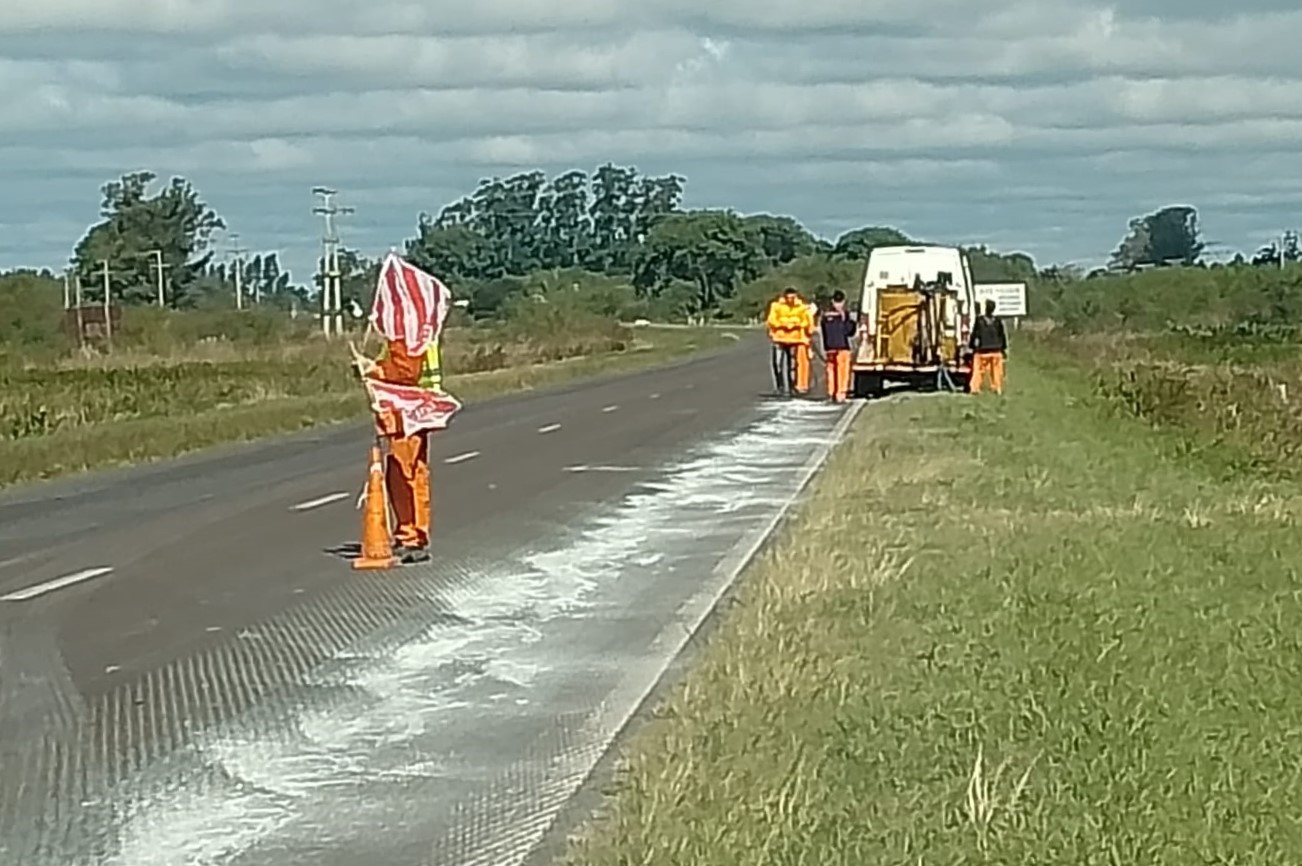 Vialidad Nacional bachea la Ruta 11 entre Malabrigo y Vera | INFO VERA