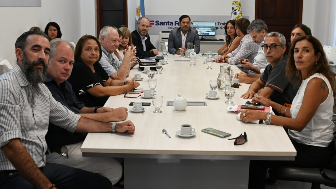 Médicos rechazaron la propuesta salarial del gobierno de Santa Fe ...
