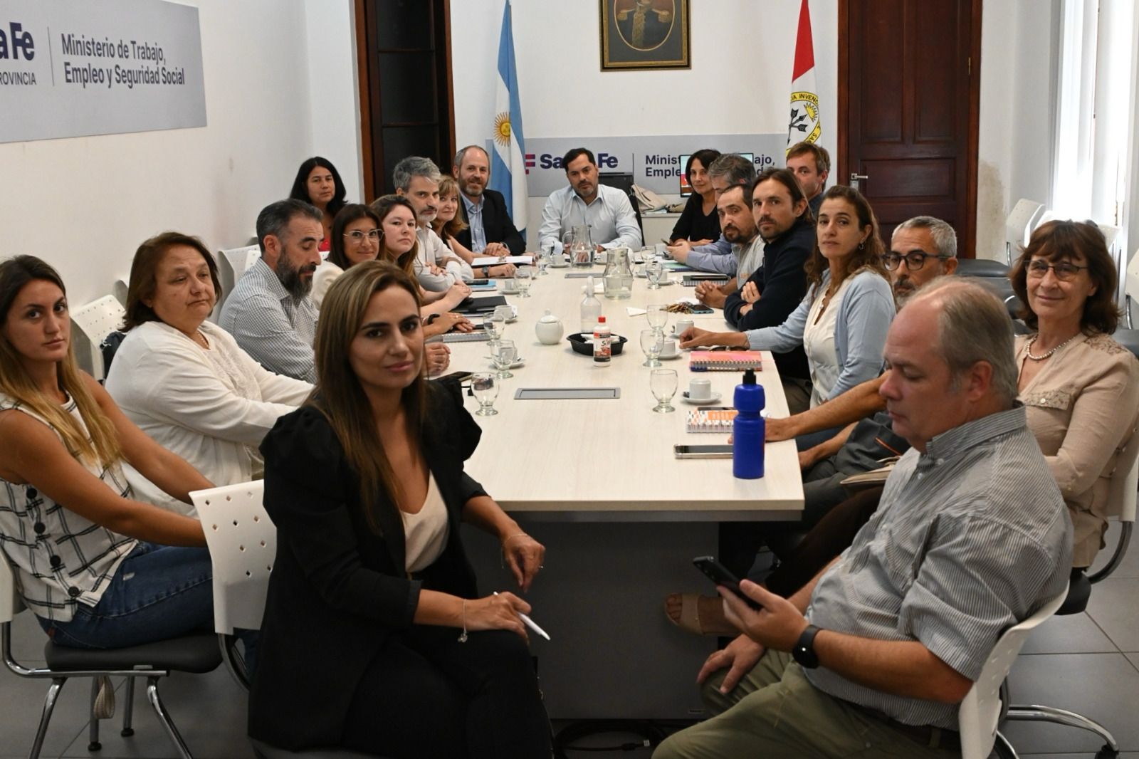 El gobierno provincial tuvo un nuevo encuentro paritario con gremios de ...