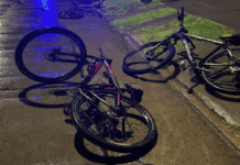 Cuatro ciclistas heridos tras ser embestidos por un auto cuyo conductor se dio a la fuga